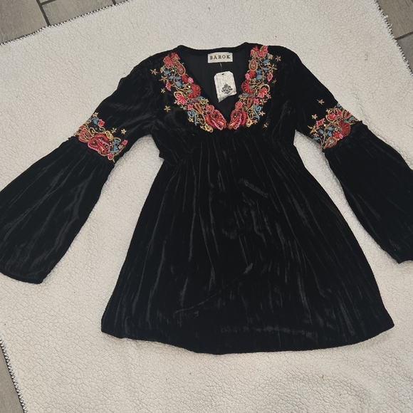 Barok Dresses & Skirts - Black Plunge Neck Bishop‎ Sleeve Cocktail Dress